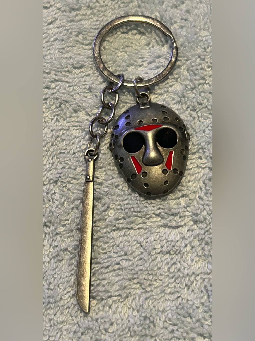 JASON VORHEES/FRIDAY THE 13TH/UNISEX GUNMETAL MASK AND MACHETE KEYCHAIN/NWOT!